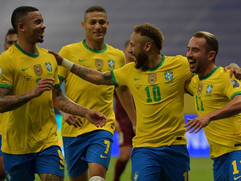 hậu vệ Brazil